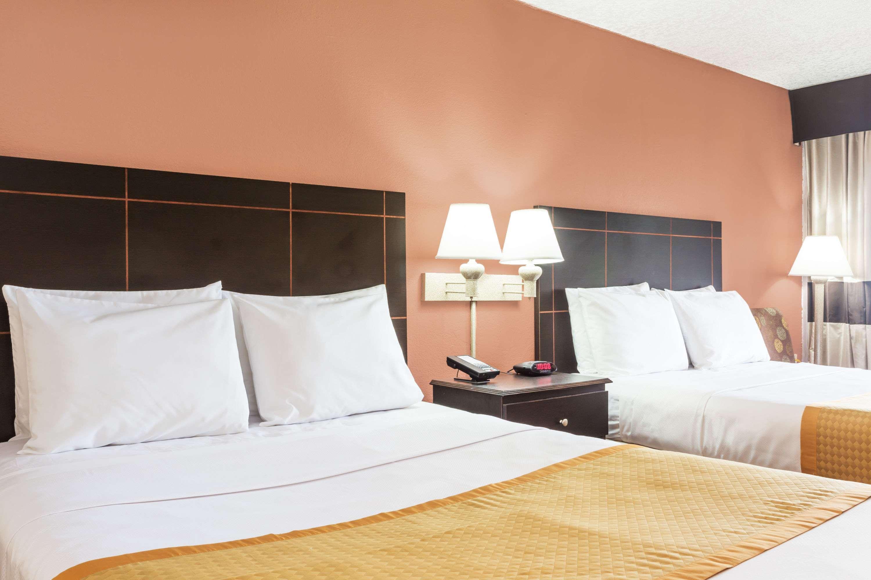 Days Inn By Wyndham Fort Lauderdale-Oakland Park Airport N Eksteriør billede