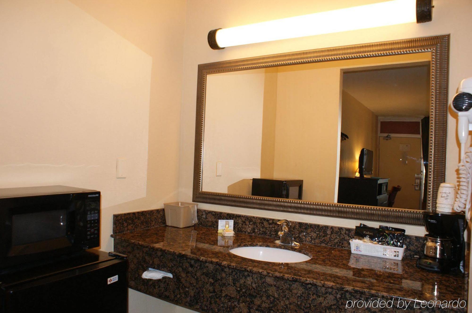 Days Inn By Wyndham Fort Lauderdale-Oakland Park Airport N Eksteriør billede