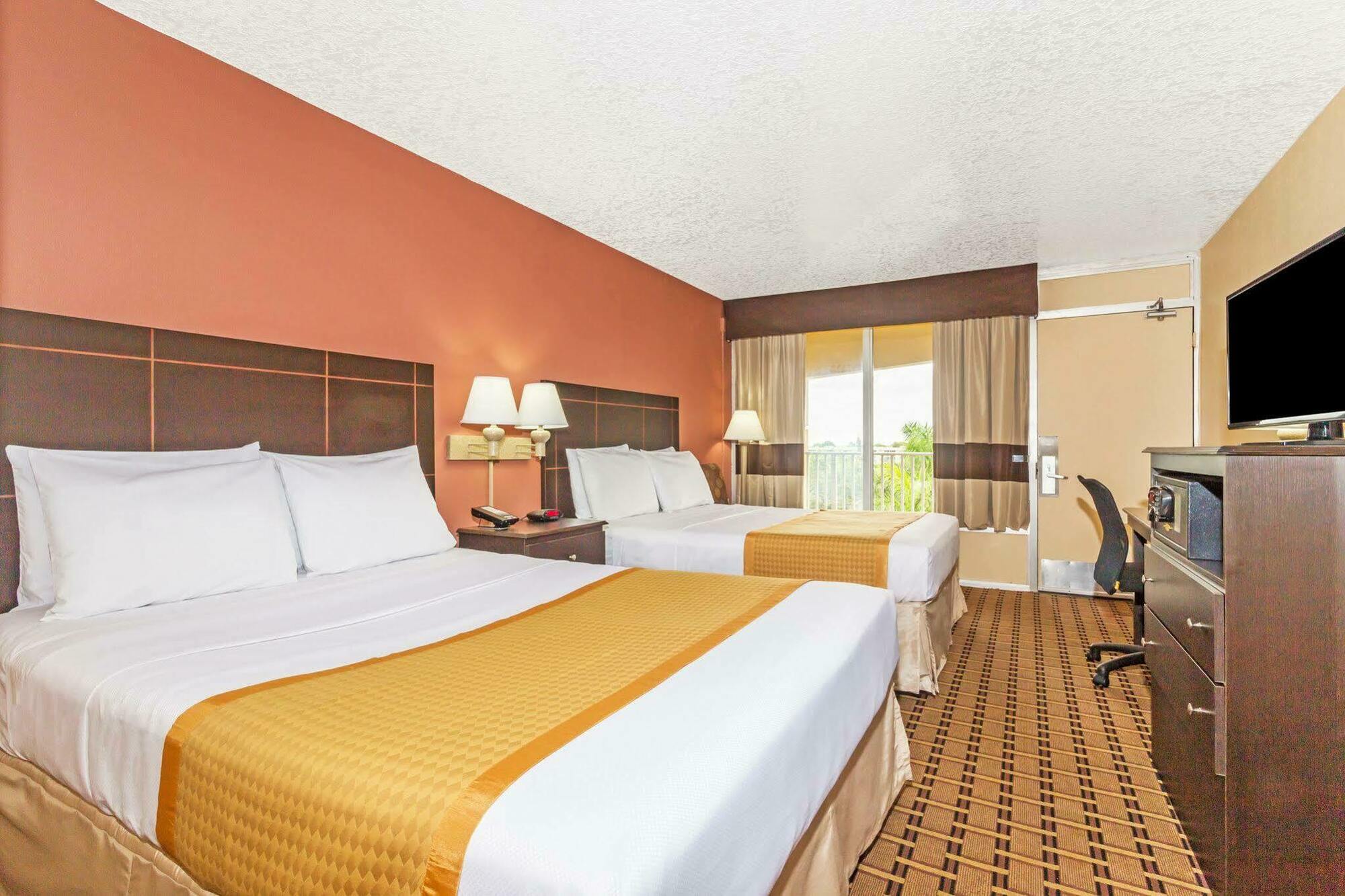 Days Inn By Wyndham Fort Lauderdale-Oakland Park Airport N Eksteriør billede